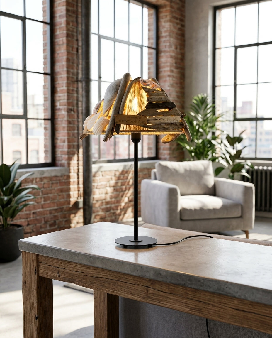 LYKKE Handgefertigte Treibholz-Tischlampe – Natürliches Akzentlicht mit Metallsockel