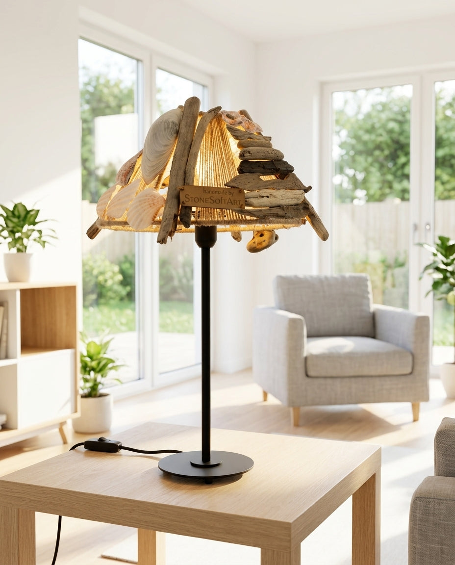 LYKKE Handgefertigte Treibholz-Tischlampe – Natürliches Akzentlicht mit Metallsockel