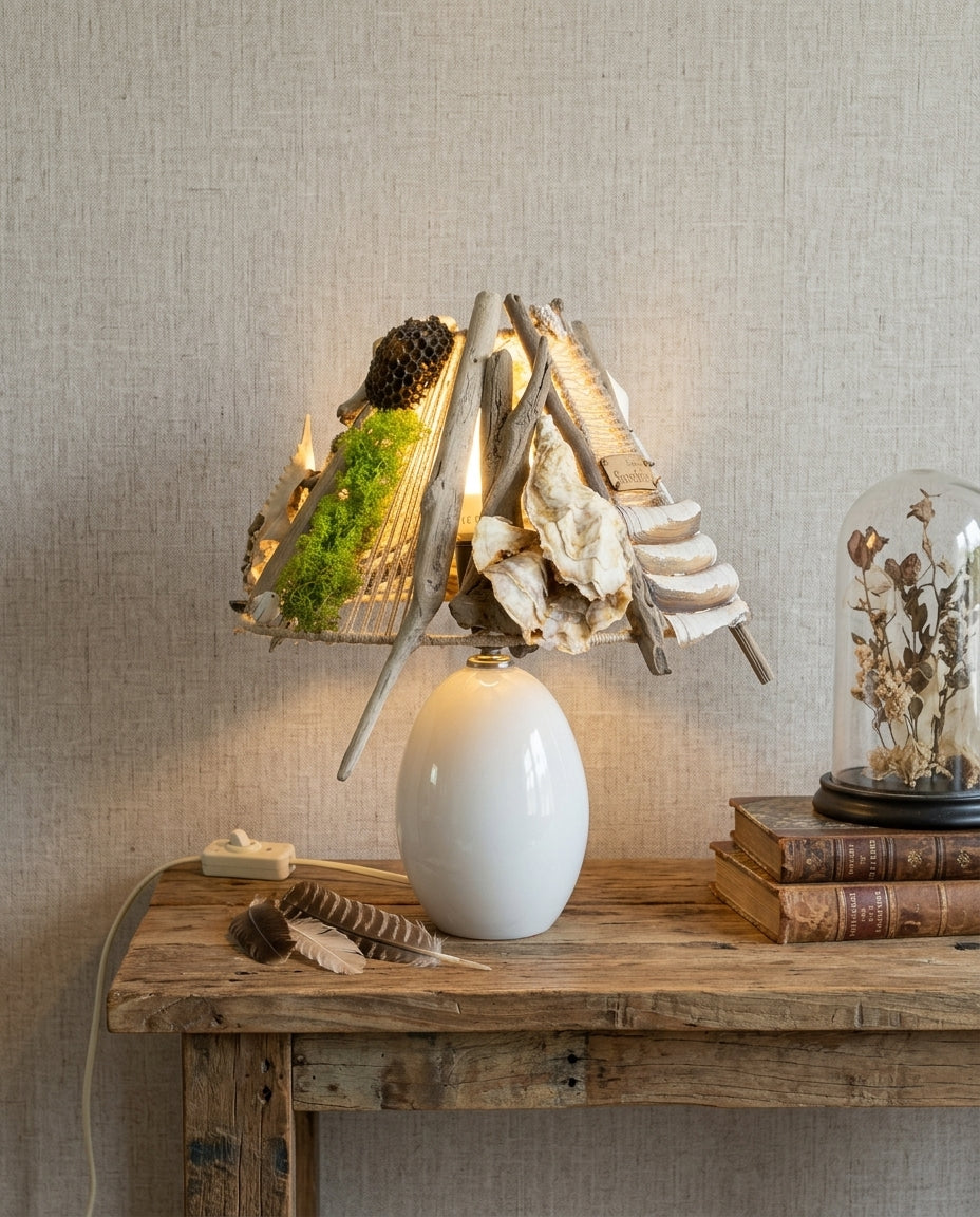 ALVA Handgefertigte Treibholz-Akzentlampe – Weiße Keramik-Tischleuchte