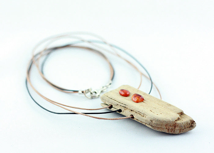 Unique DRIFTWOOD AMBER LEATHER Necklace 'Usedom', sustainable handmade jewelry