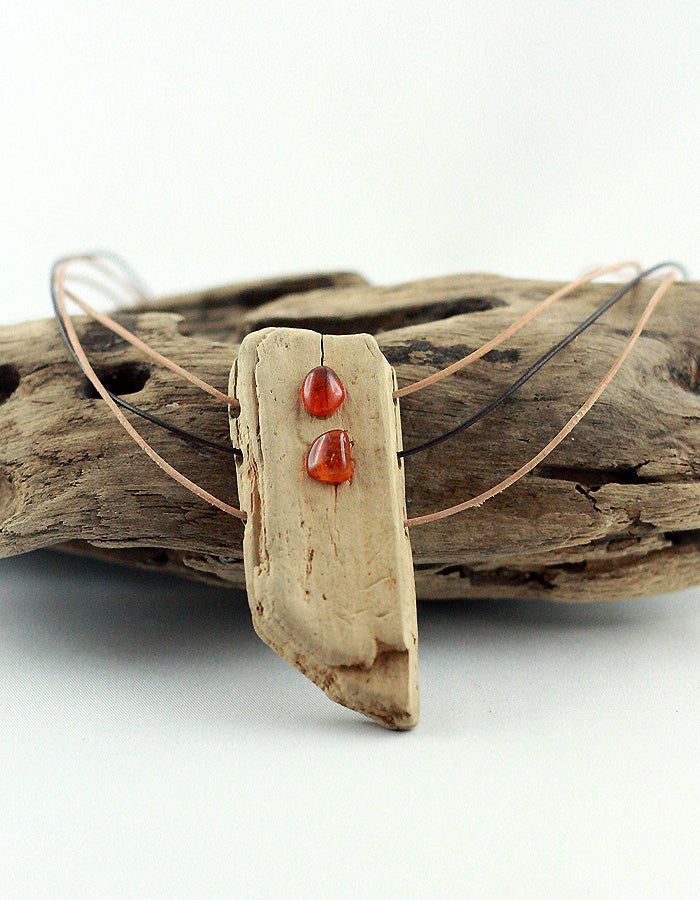 Unique DRIFTWOOD AMBER LEATHER Necklace 'Usedom', sustainable handmade jewelry