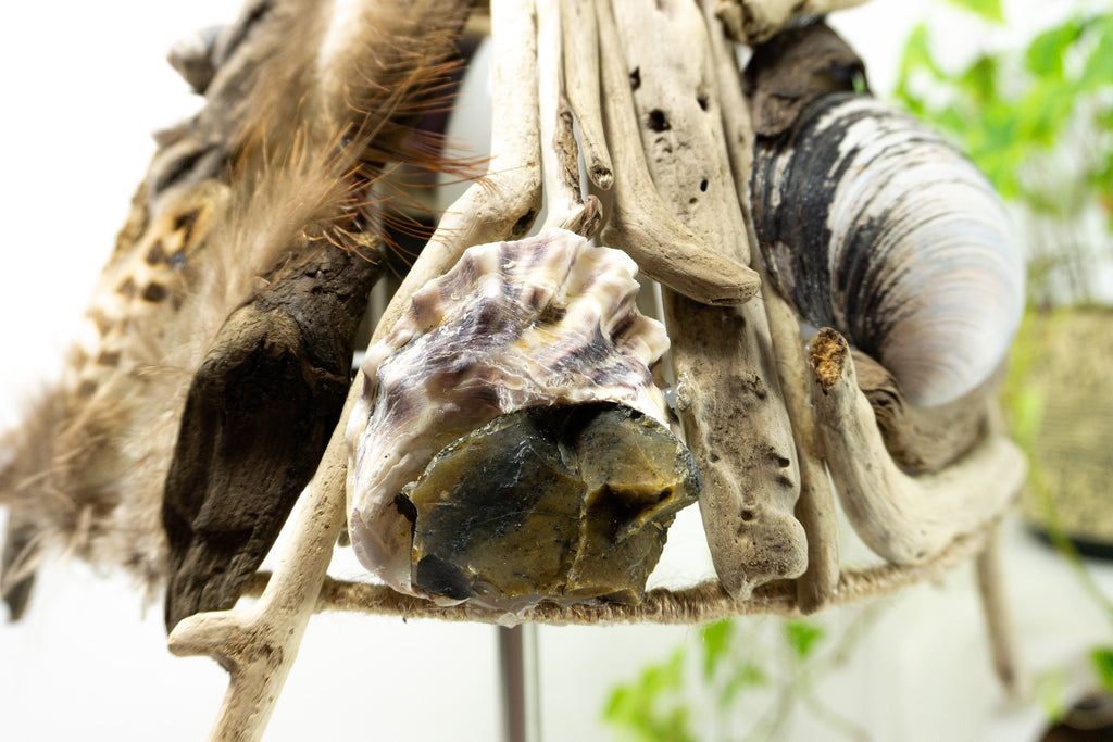 Unique DRIFTWOOD TABLE LAMP 'Edda' with metal foot by StoneSoftArt