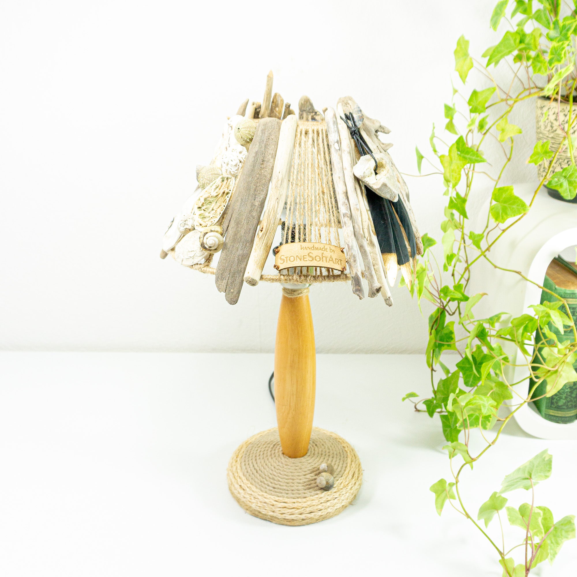 One-of-a-kind DRIFTWOOD TABLE LAMP 'Thore' wooden foot, hand-crafted rustic light