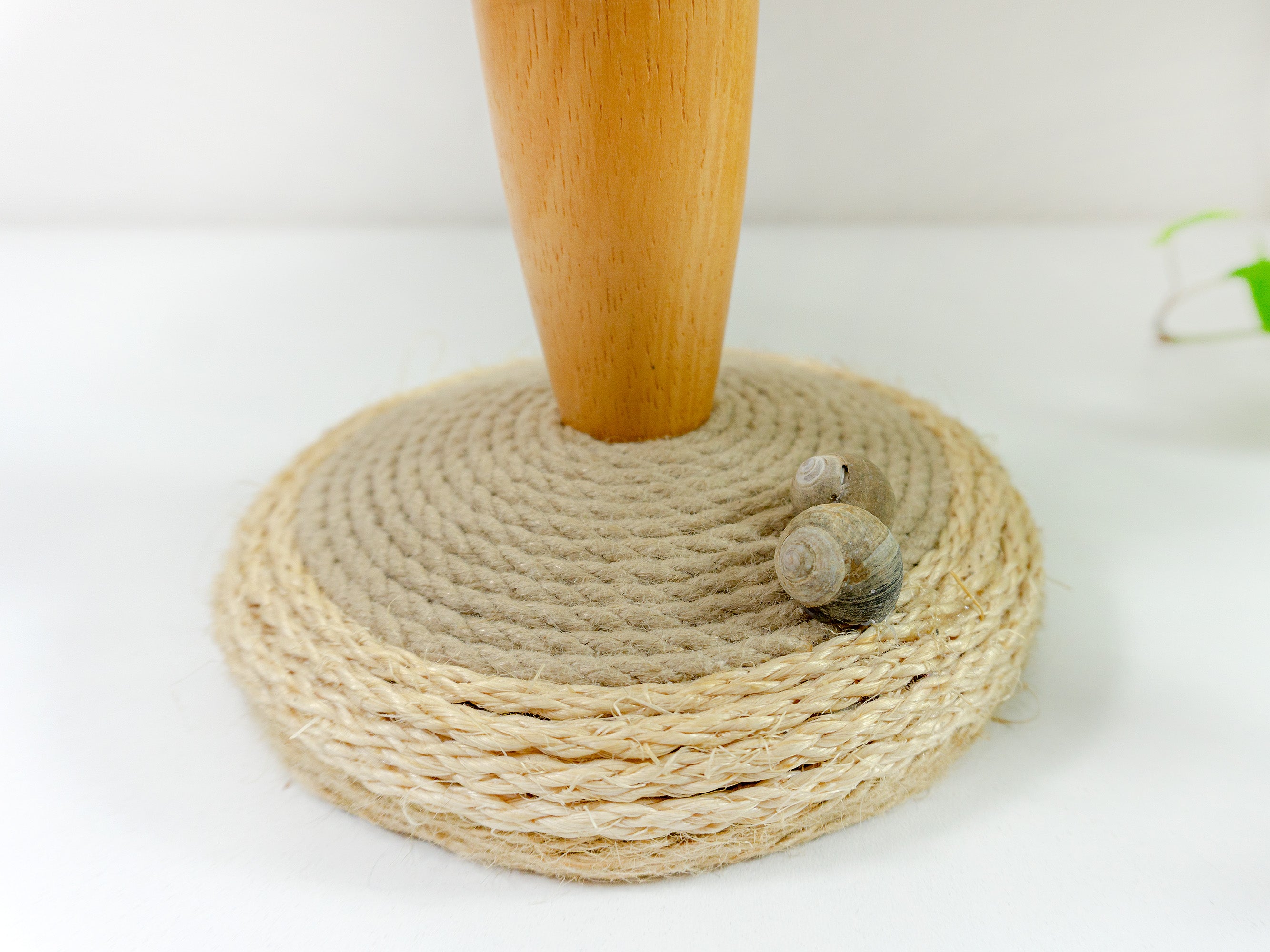 One-of-a-kind DRIFTWOOD TABLE LAMP 'Thore' wooden foot, hand-crafted rustic light