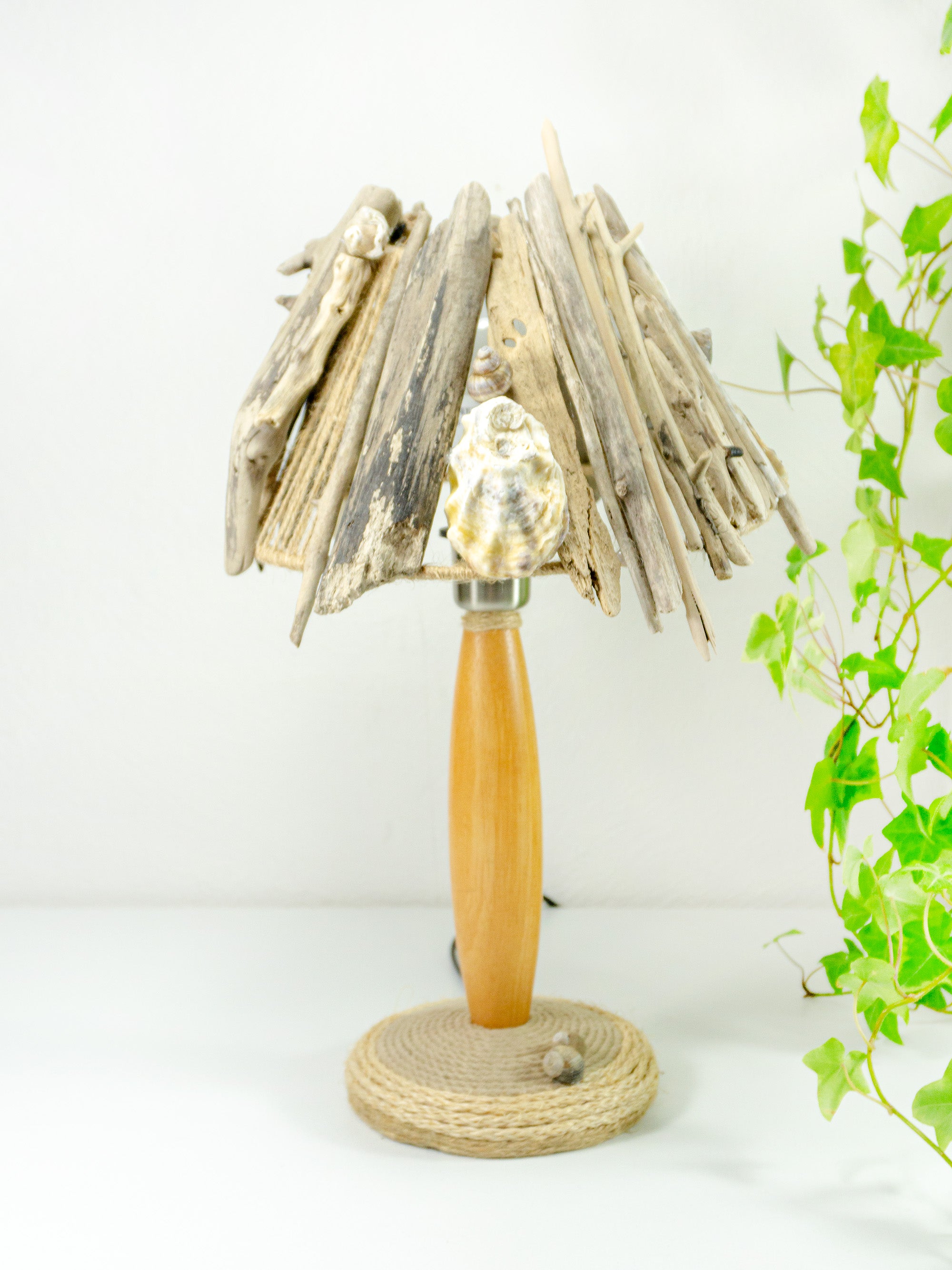 One-of-a-kind DRIFTWOOD TABLE LAMP 'Thore' wooden foot, hand-crafted rustic light