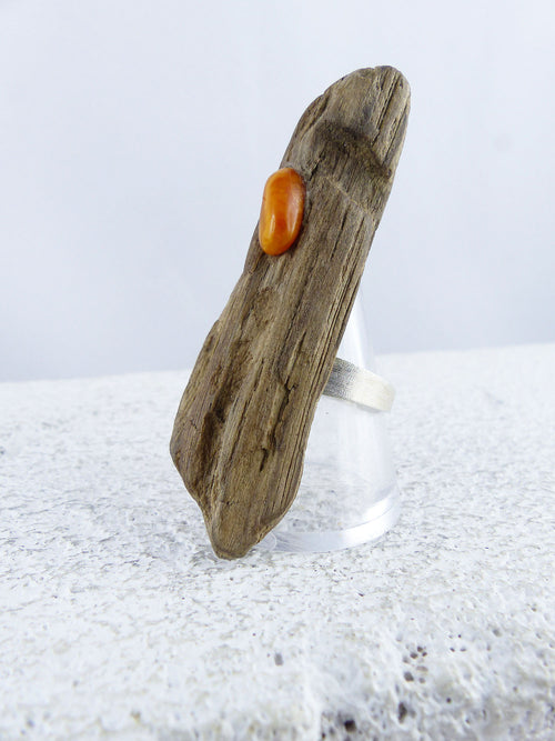 Adjustable handmade Driftwood Ring TARJE with Amber and 925 Silver