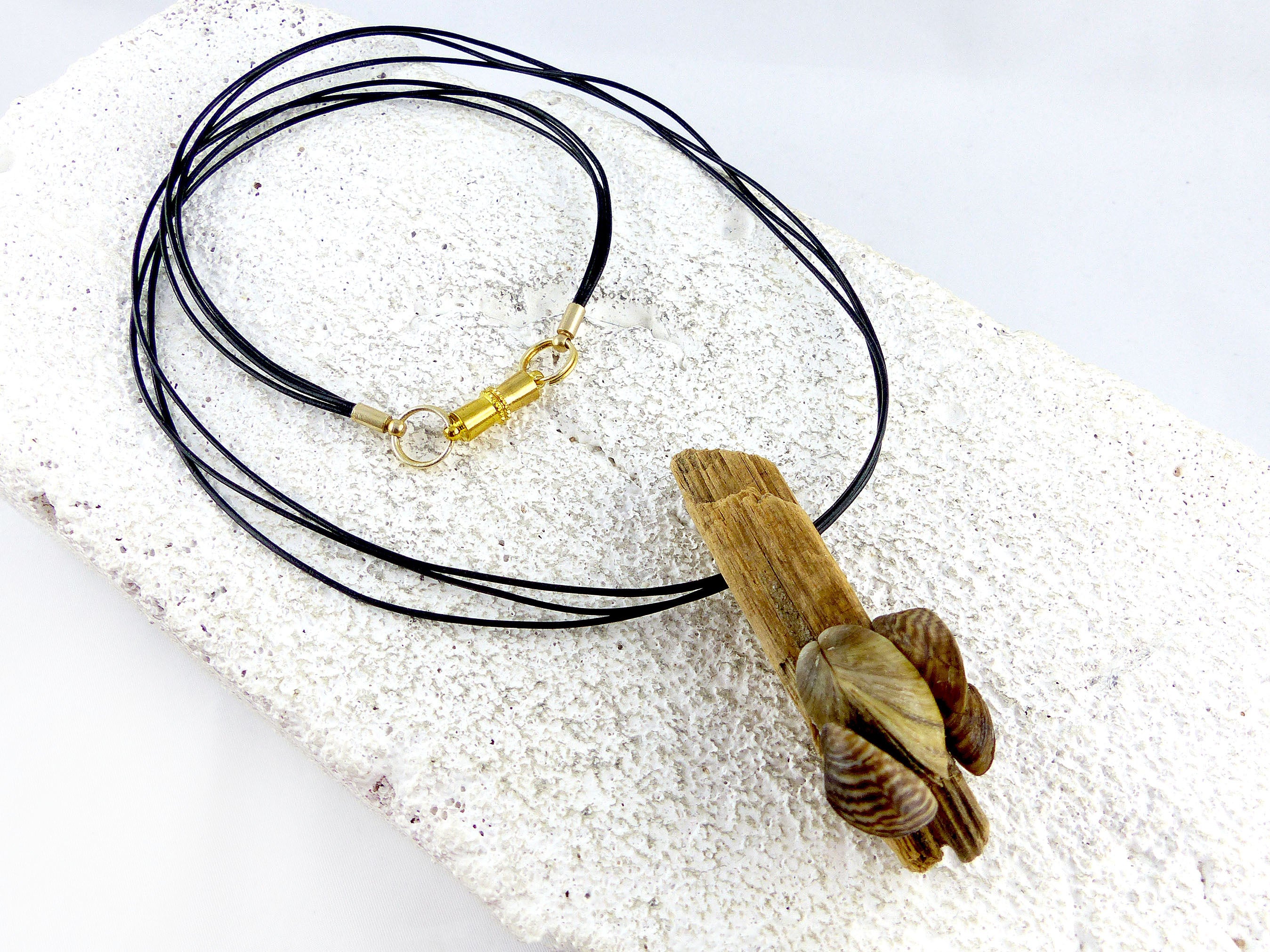 DRIFTWOOD seashell leather NECKLACE 'Poel', sustainable handmade jewelry