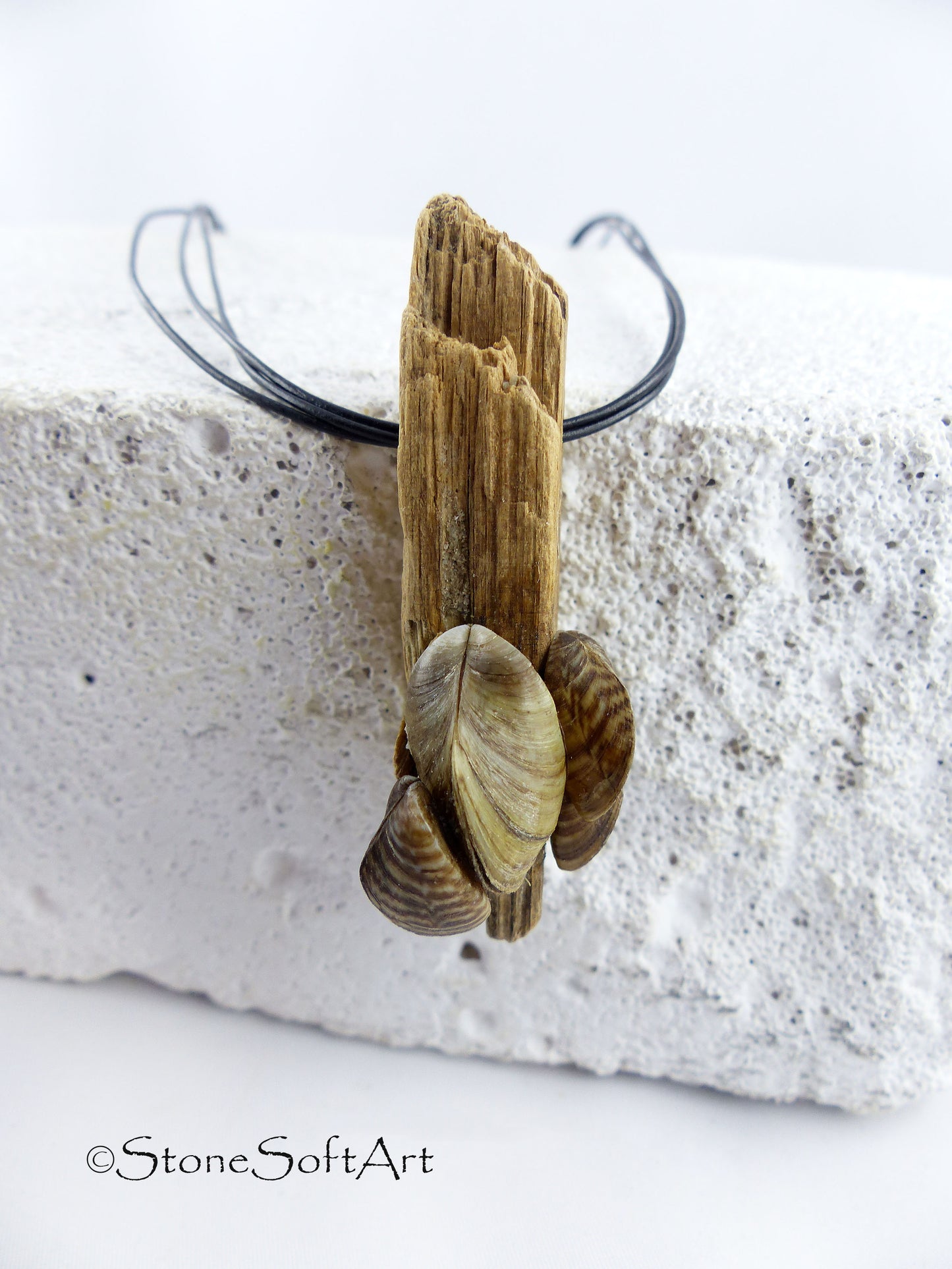 DRIFTWOOD seashell leather NECKLACE 'Poel', sustainable handmade jewelry