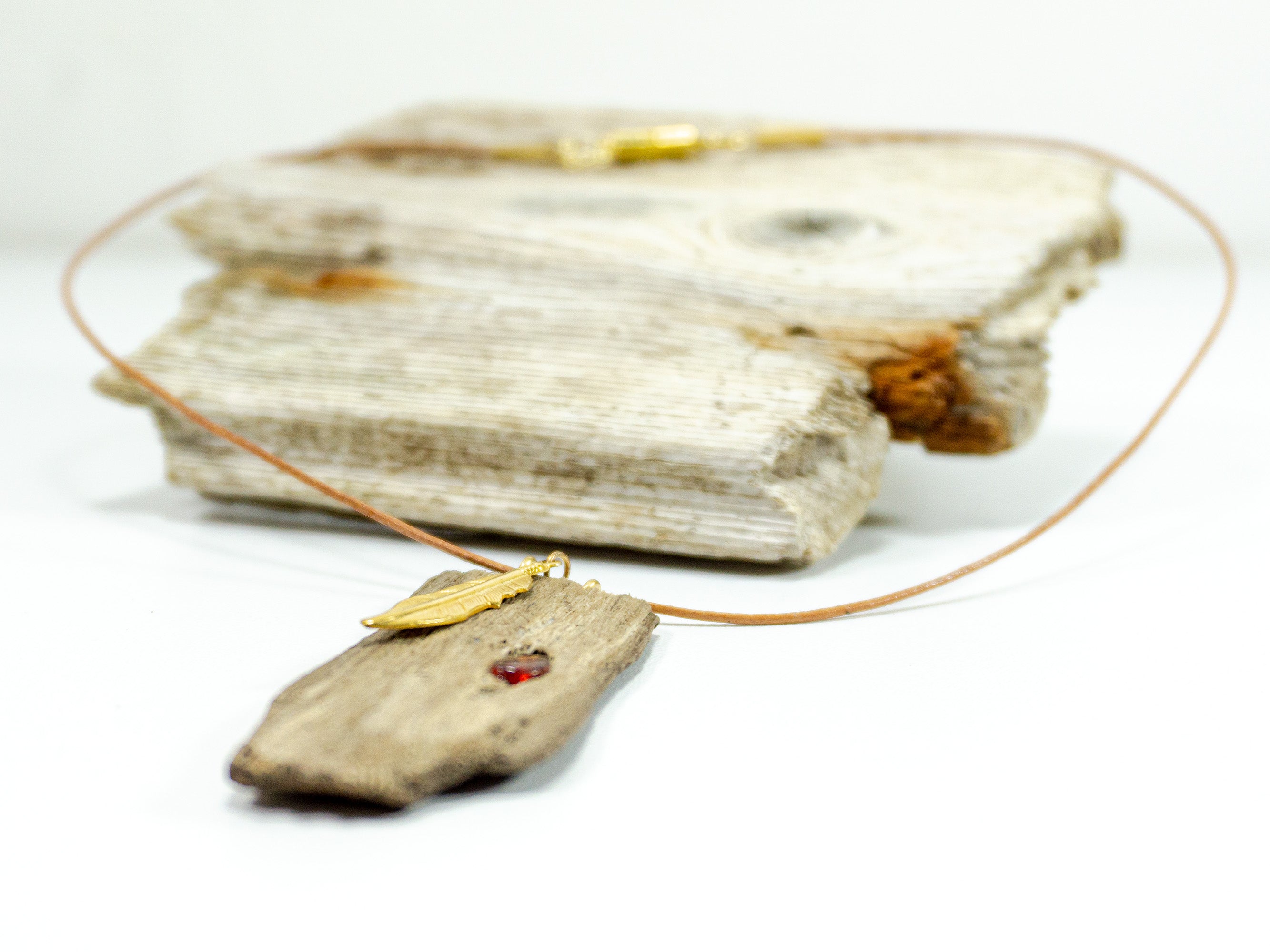 DRIFTWOOD AMBER LEATHER Necklace 'Amrum' with golden feather, sustainable jewelry