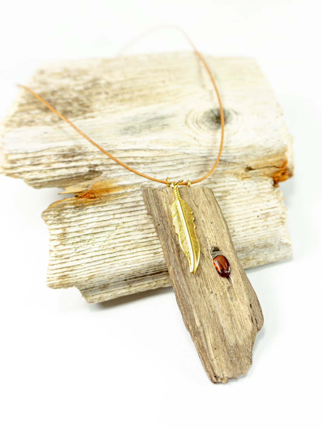 DRIFTWOOD AMBER LEATHER Necklace 'Amrum' with golden feather, sustainable jewelry