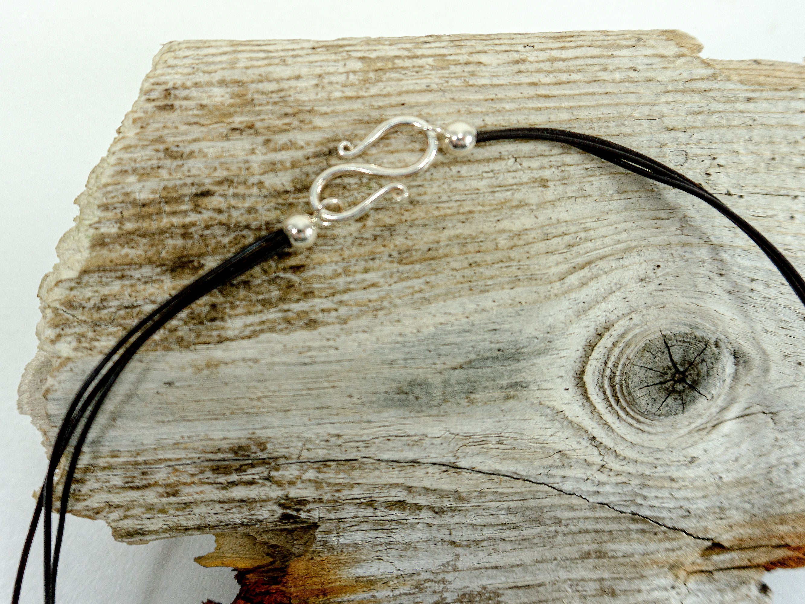 One-of-a-kind DRIFTWOOD NECKLACE 'Borkum' with yellow snail shell