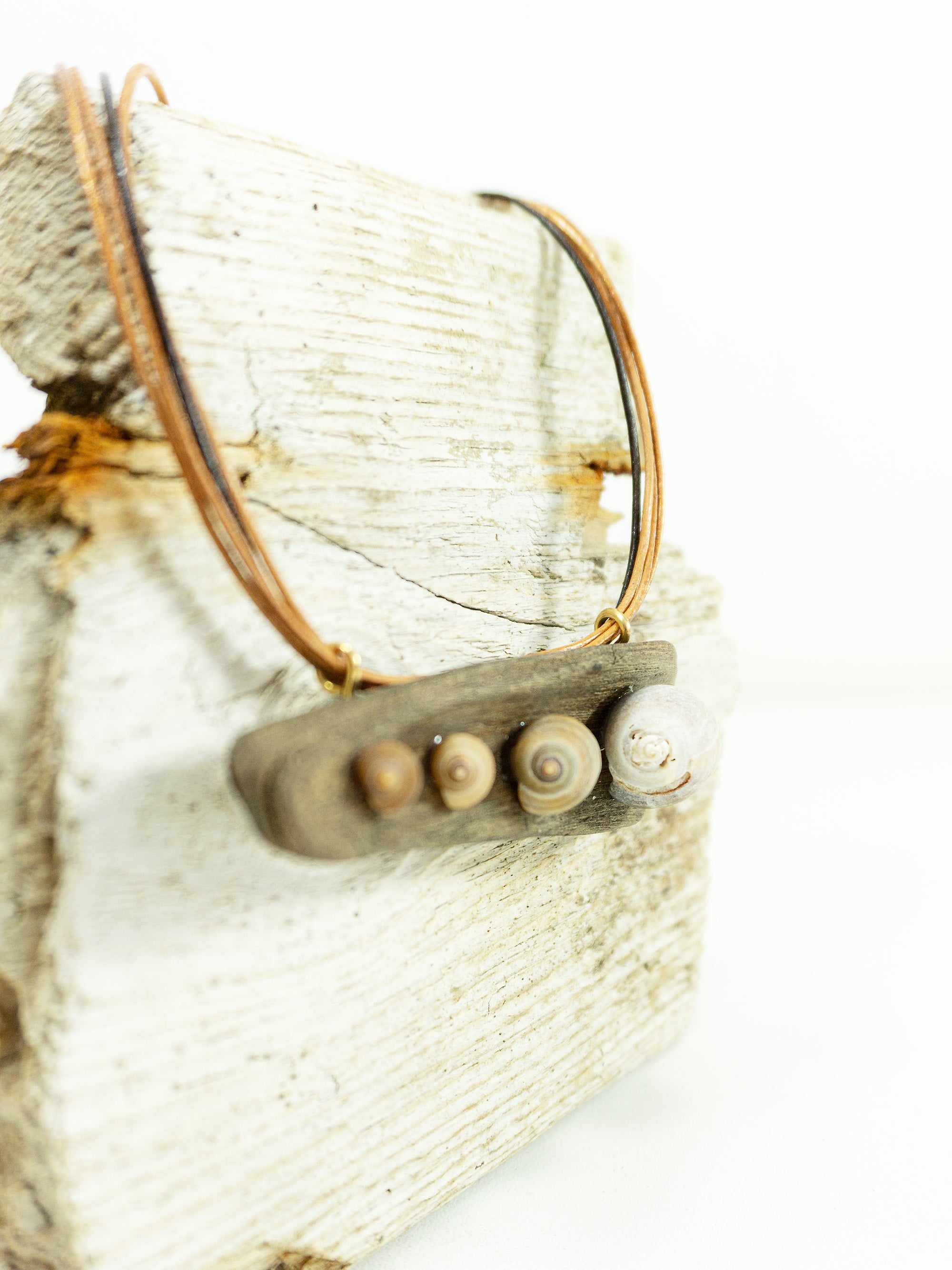Handmade delicate DRIFTWOOD SEASHELLS NECKLACE 'Öland' natural design jewelry