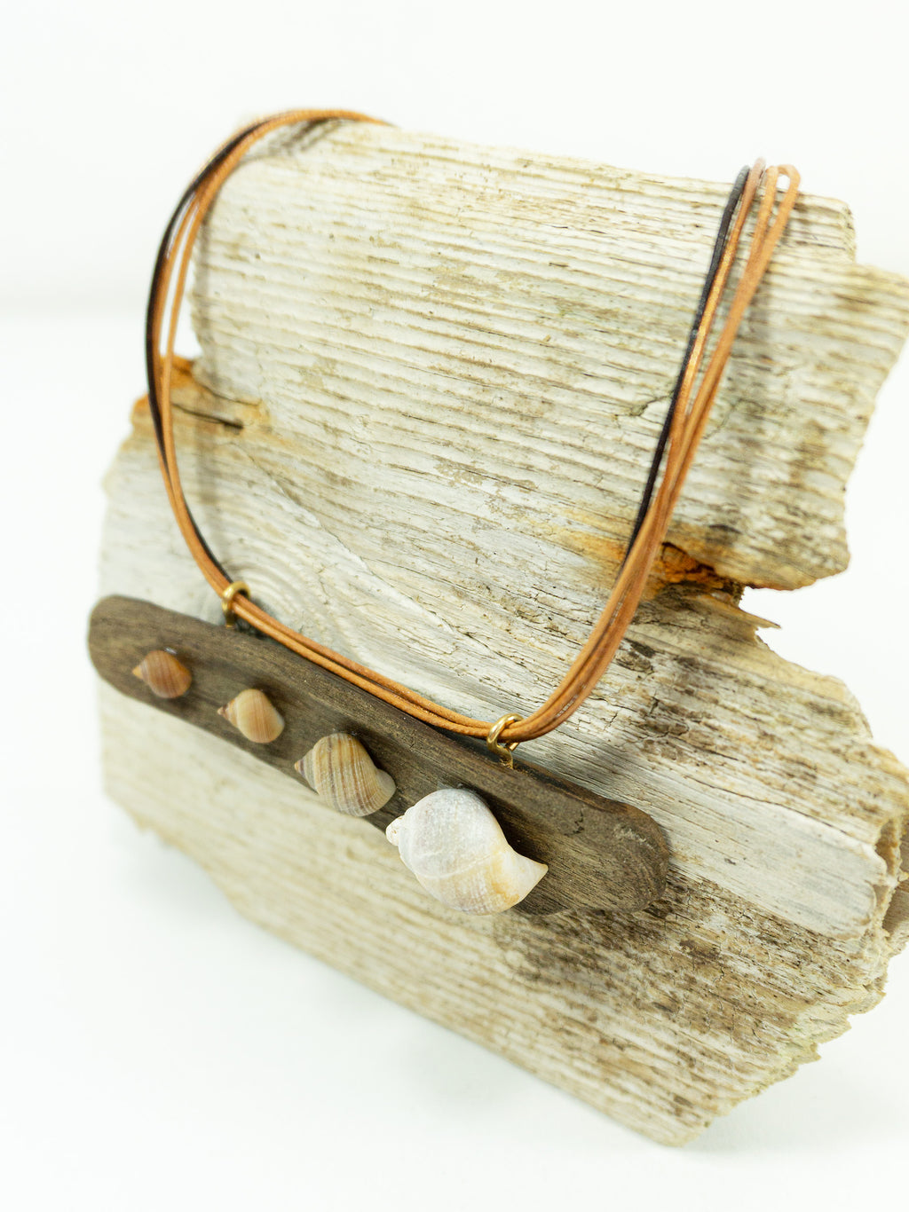 Handmade delicate DRIFTWOOD SEASHELLS NECKLACE 'Öland' natural design jewelry