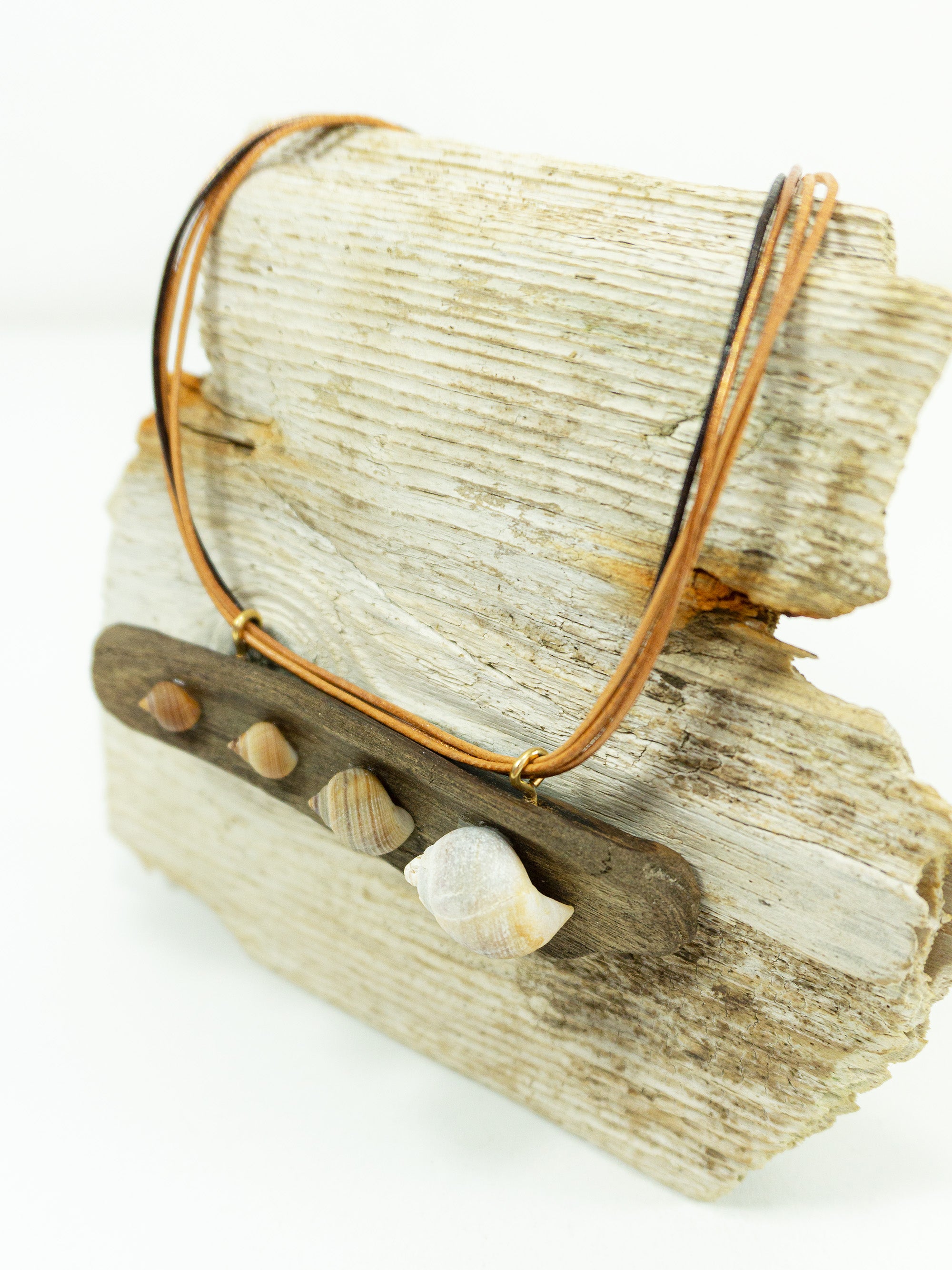 Handmade delicate DRIFTWOOD SEASHELLS NECKLACE 'Öland' natural design jewelry