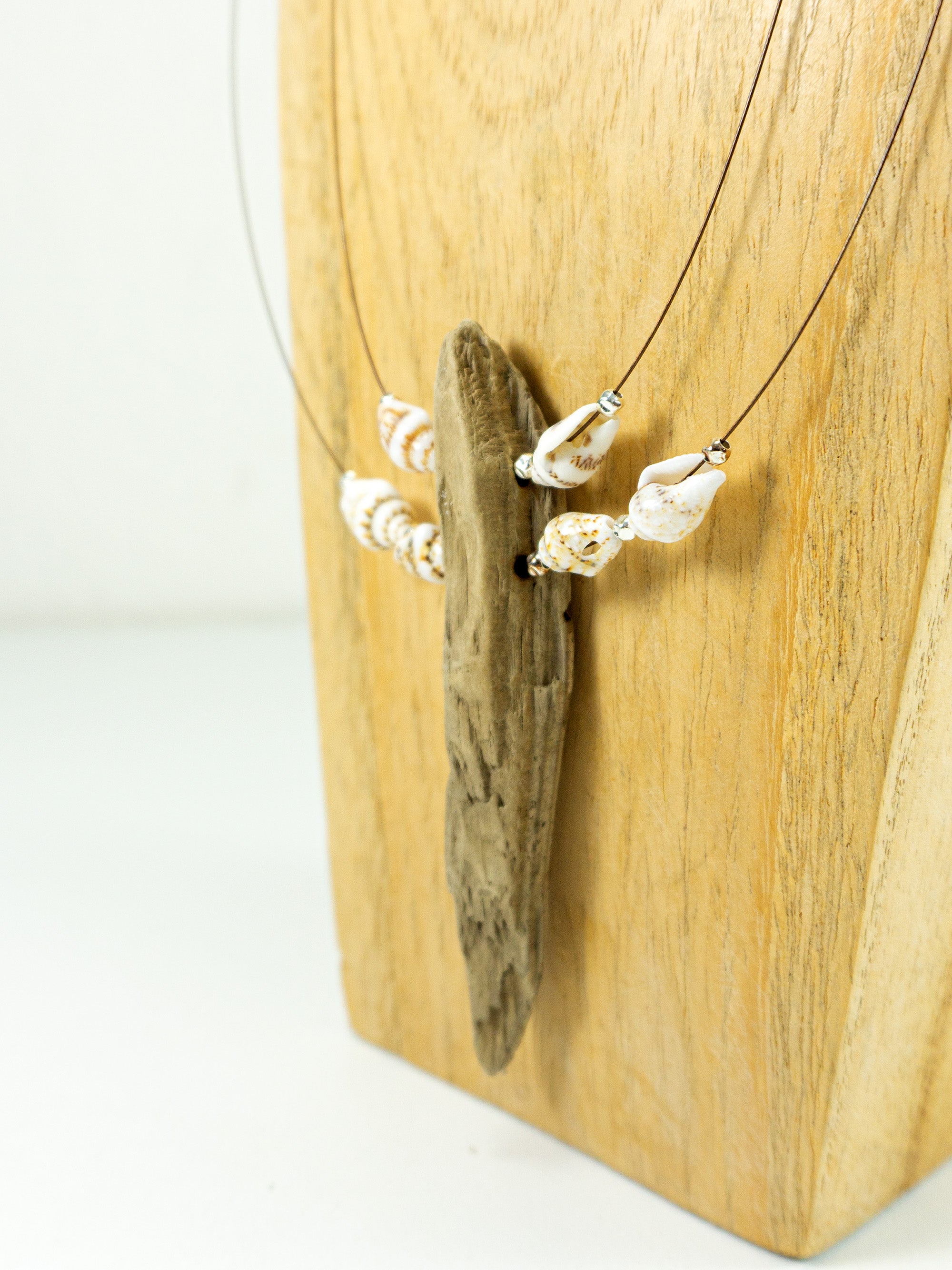 Unique DRIFTWOOD NECKLACE 'Föhr' with seashells, silver and nylon wire