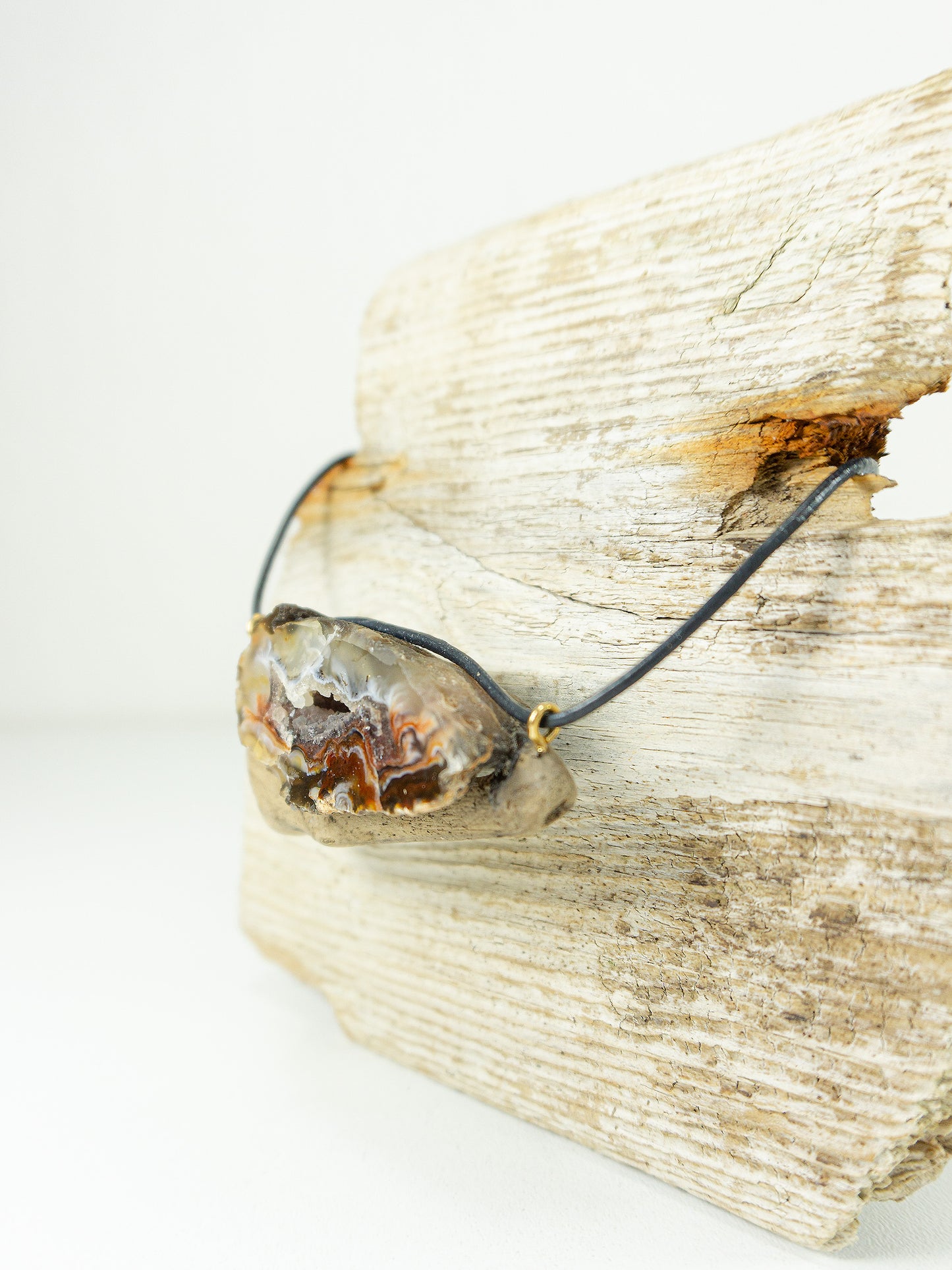 Handmade DRIFTWOOD NECKLACE 'Seeland' with agate druse, sustainable jewelry