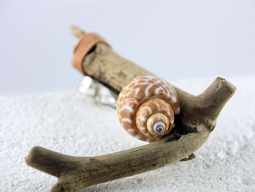 Unique handcrafted DRIFTWOOD HAIR BARRETTE 'Mimi' with seashell