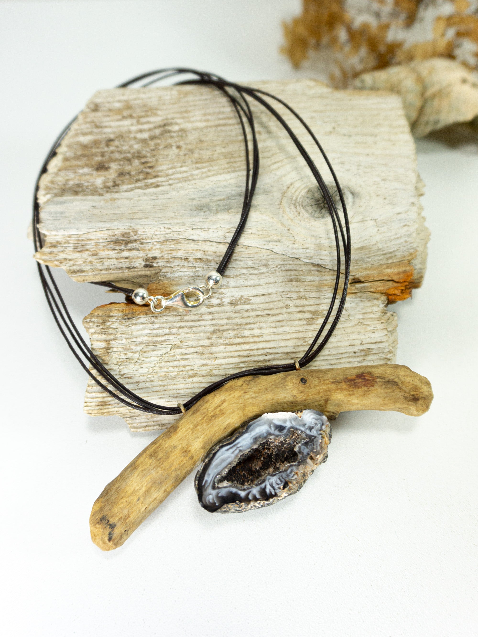 Long one-of-a-kind DRIFTWOOD NECKLACE 'Hiddensee' with agate druse