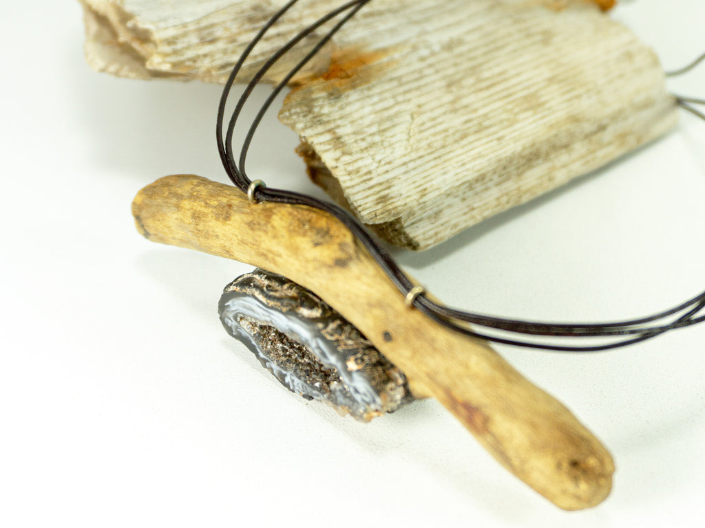 Long one-of-a-kind DRIFTWOOD NECKLACE 'Hiddensee' with agate druse