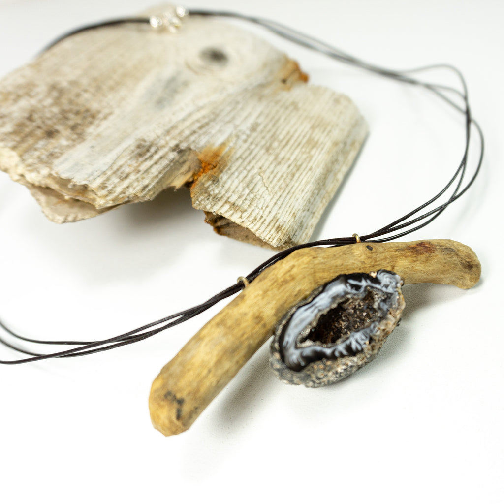 Long one-of-a-kind DRIFTWOOD NECKLACE 'Hiddensee' with agate druse