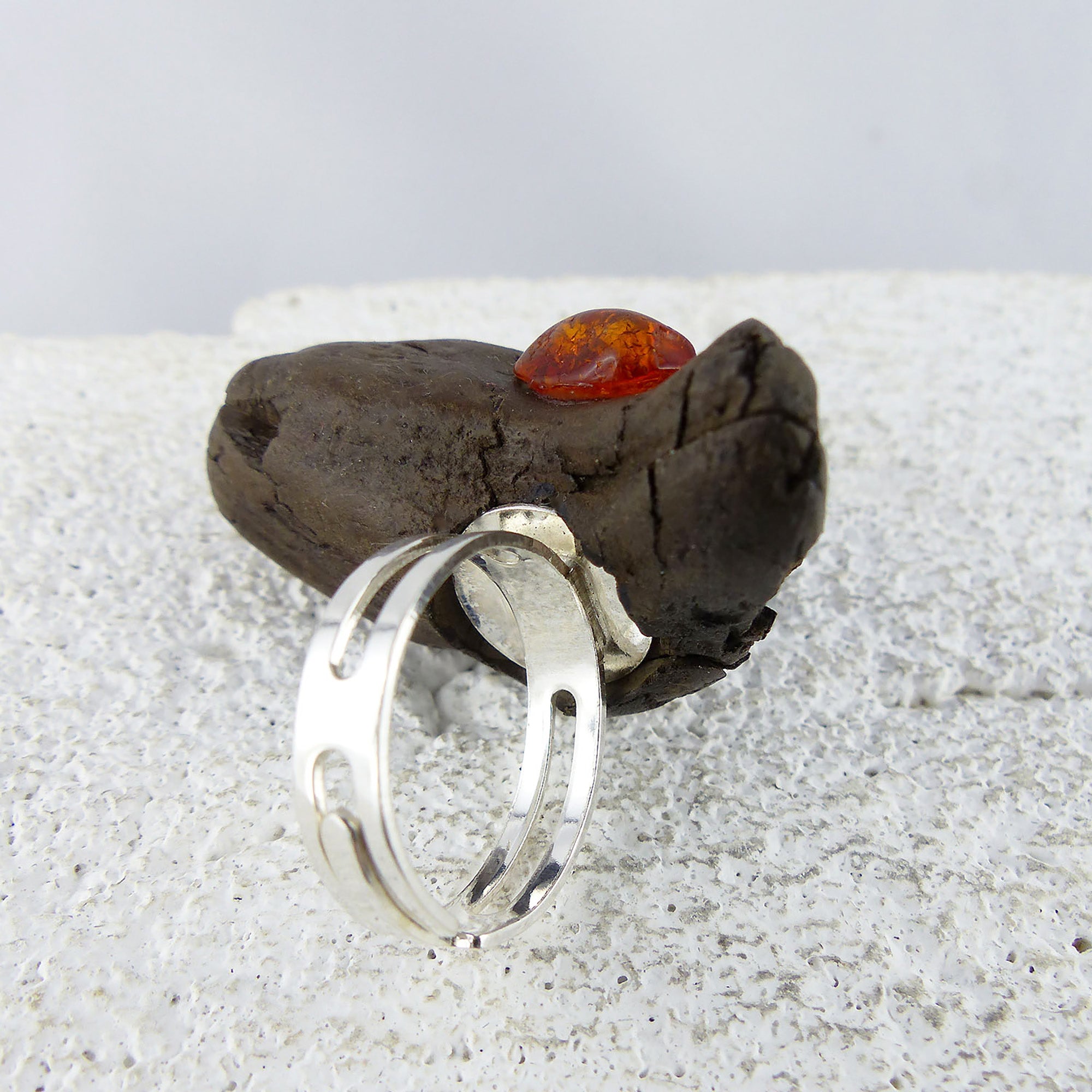 Size adjustable on-of-a-kind Driftwood Amber Ring TUURE 925 Silver