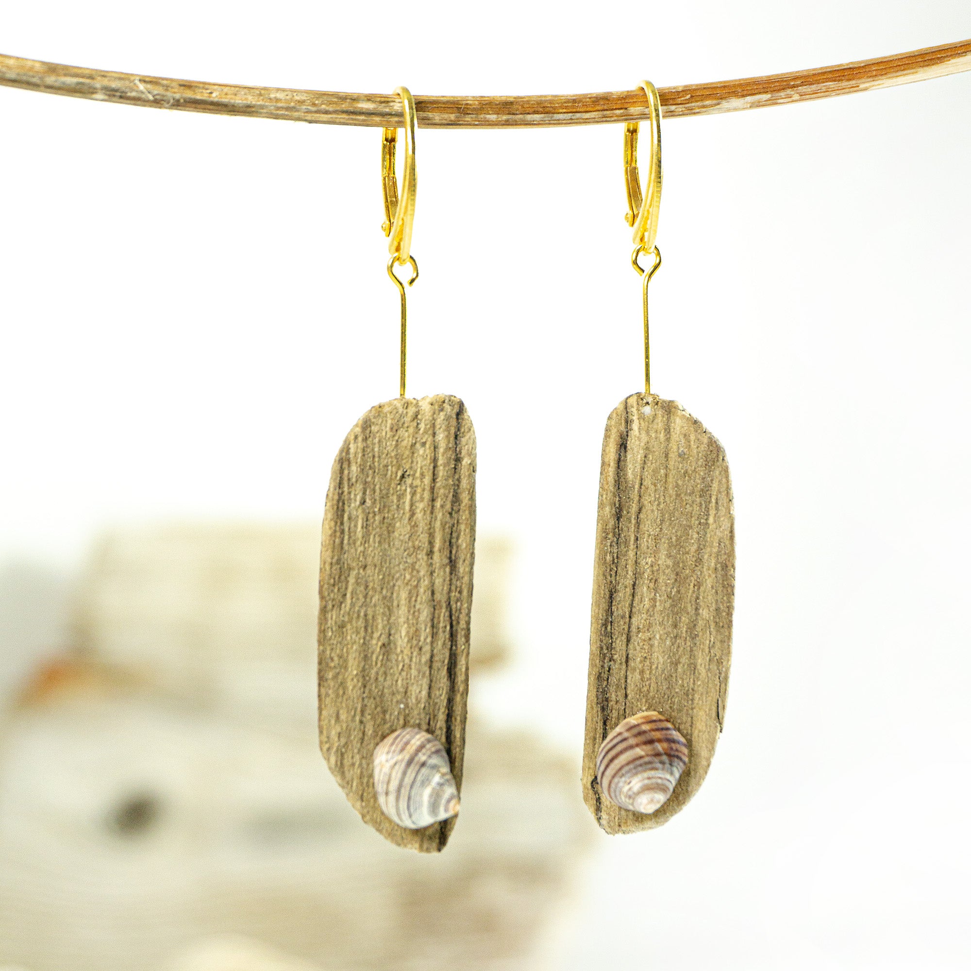 Unique Driftwood Earrings SABINE with Seashells and gold-plated 925 Silver