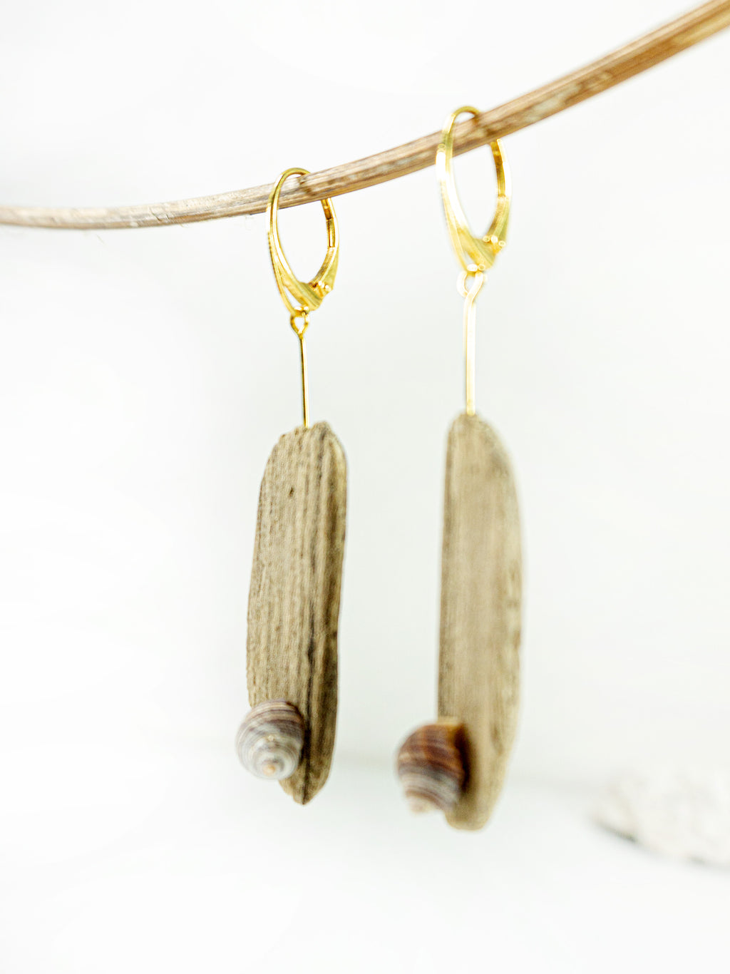 Unique Driftwood Earrings SABINE with Seashells and gold-plated 925 Silver