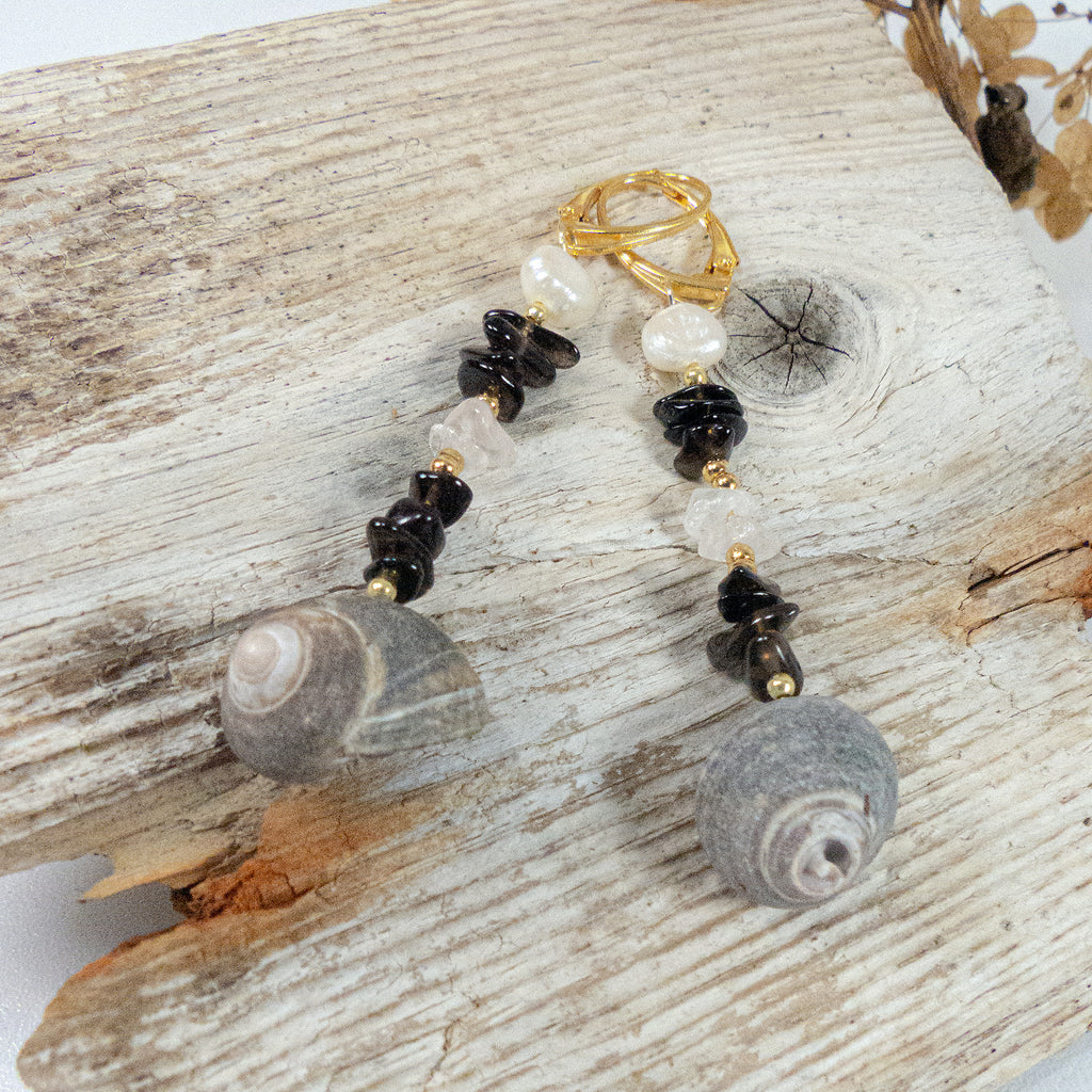 One-of-a-kind golden Seashell Pendant Earrings SIMONE with smoky quartz