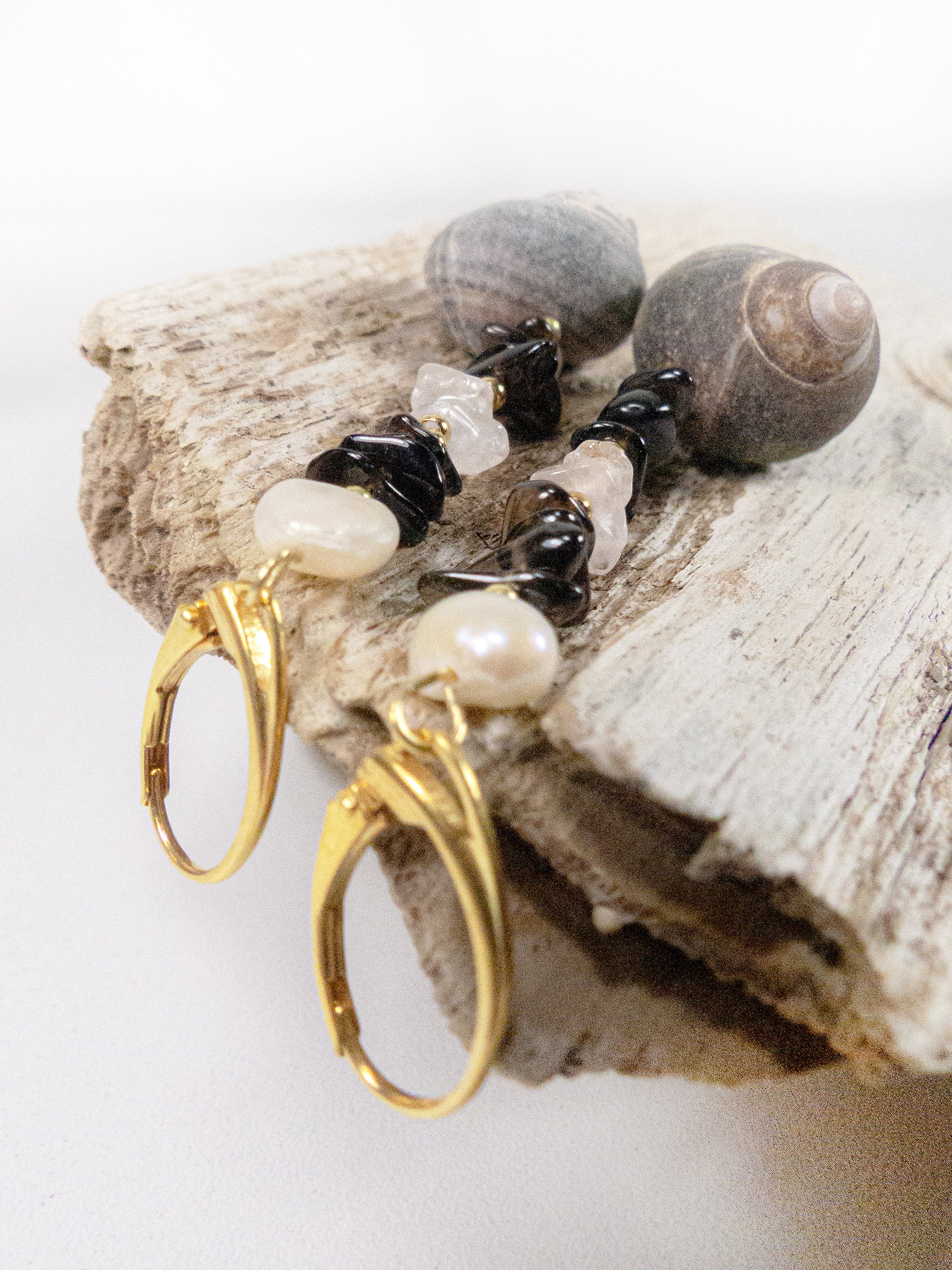 One-of-a-kind golden Seashell Pendant Earrings SIMONE with smoky quartz