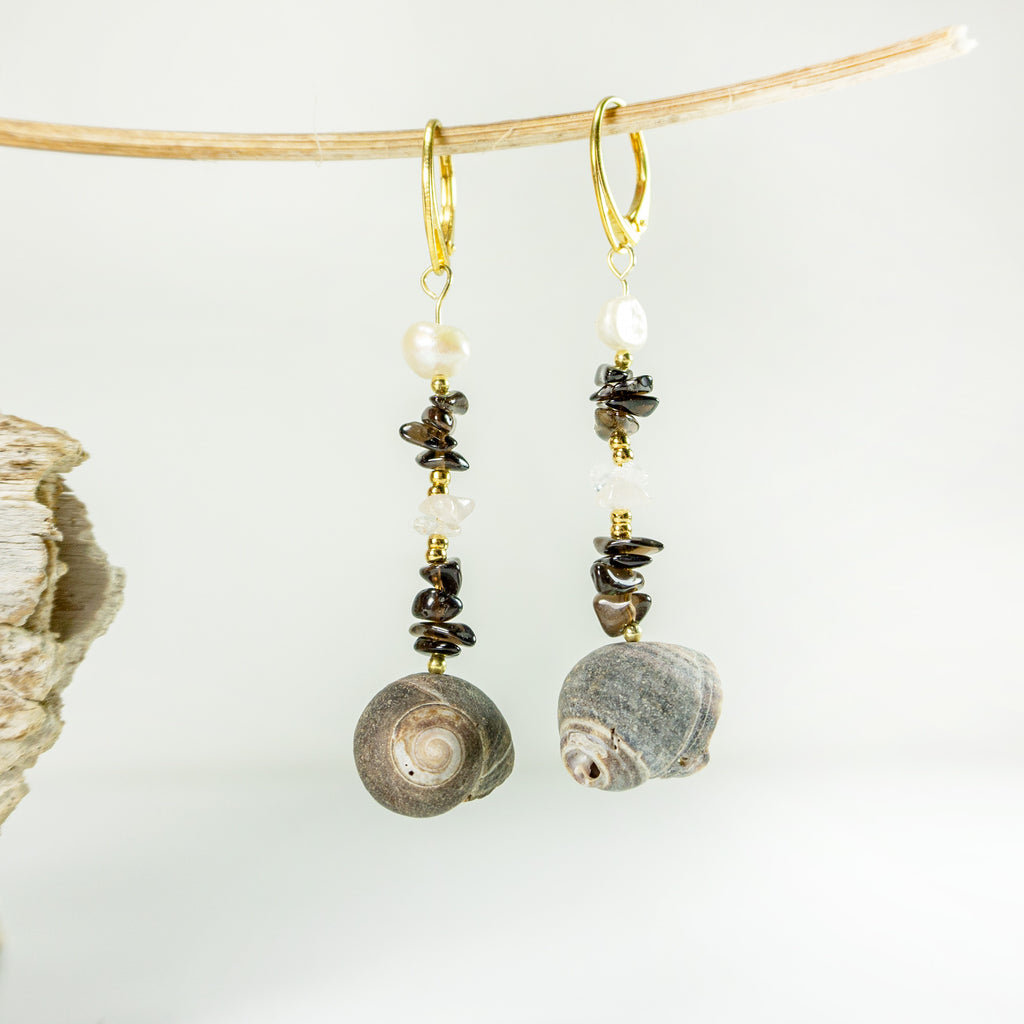 One-of-a-kind golden Seashell Pendant Earrings SIMONE with smoky quartz