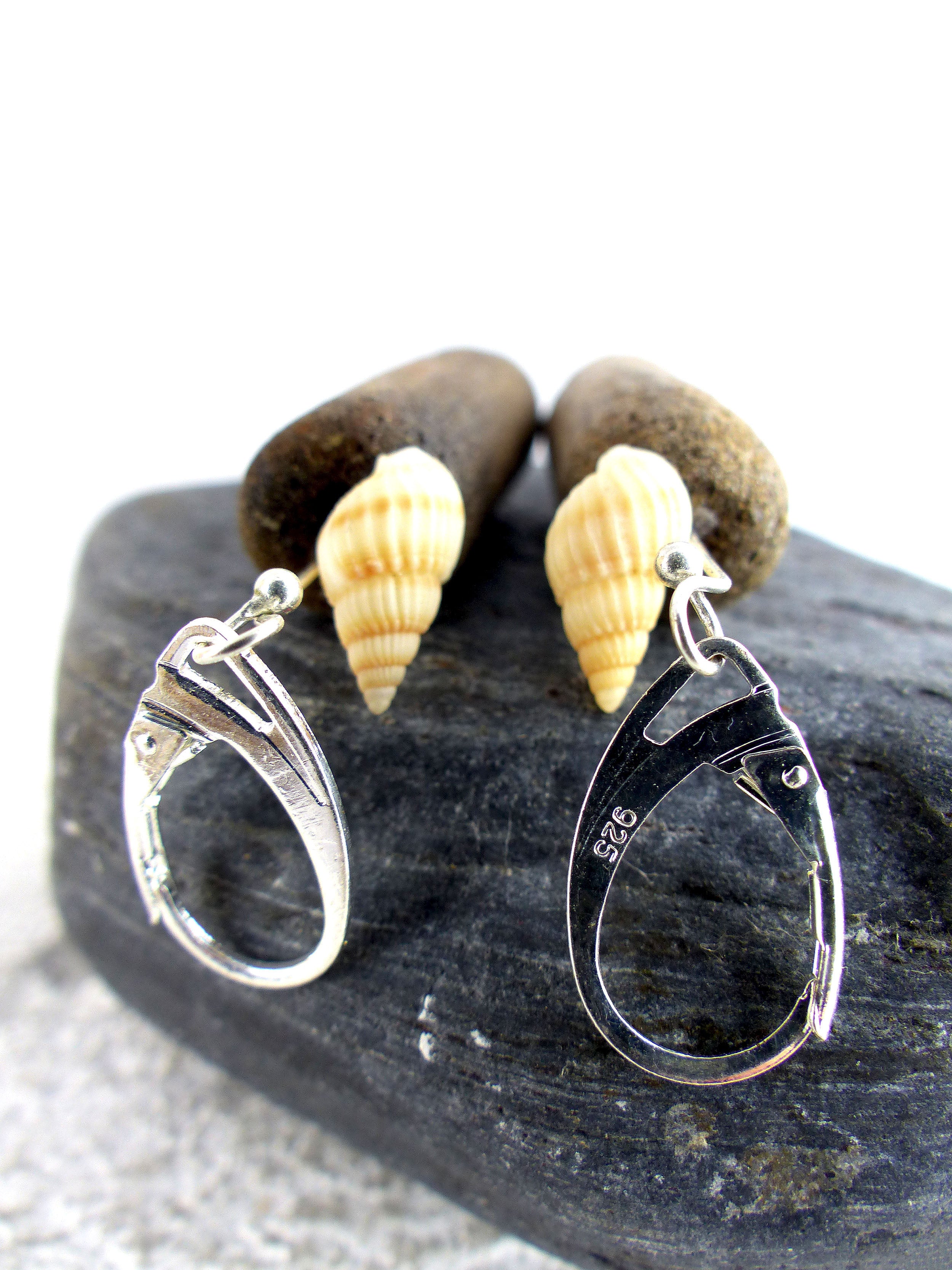 Handmade driftwood earrings SHELLY with seashells and 925 Silver