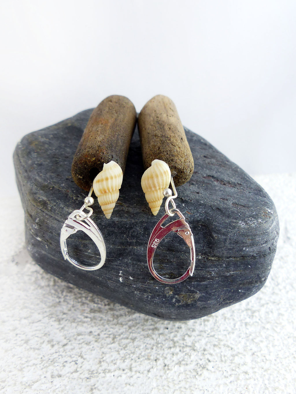 Handmade driftwood earrings SHELLY with seashells and 925 Silver