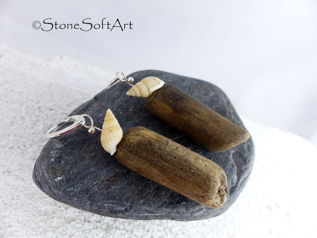 Handmade driftwood earrings SHELLY with seashells and 925 Silver