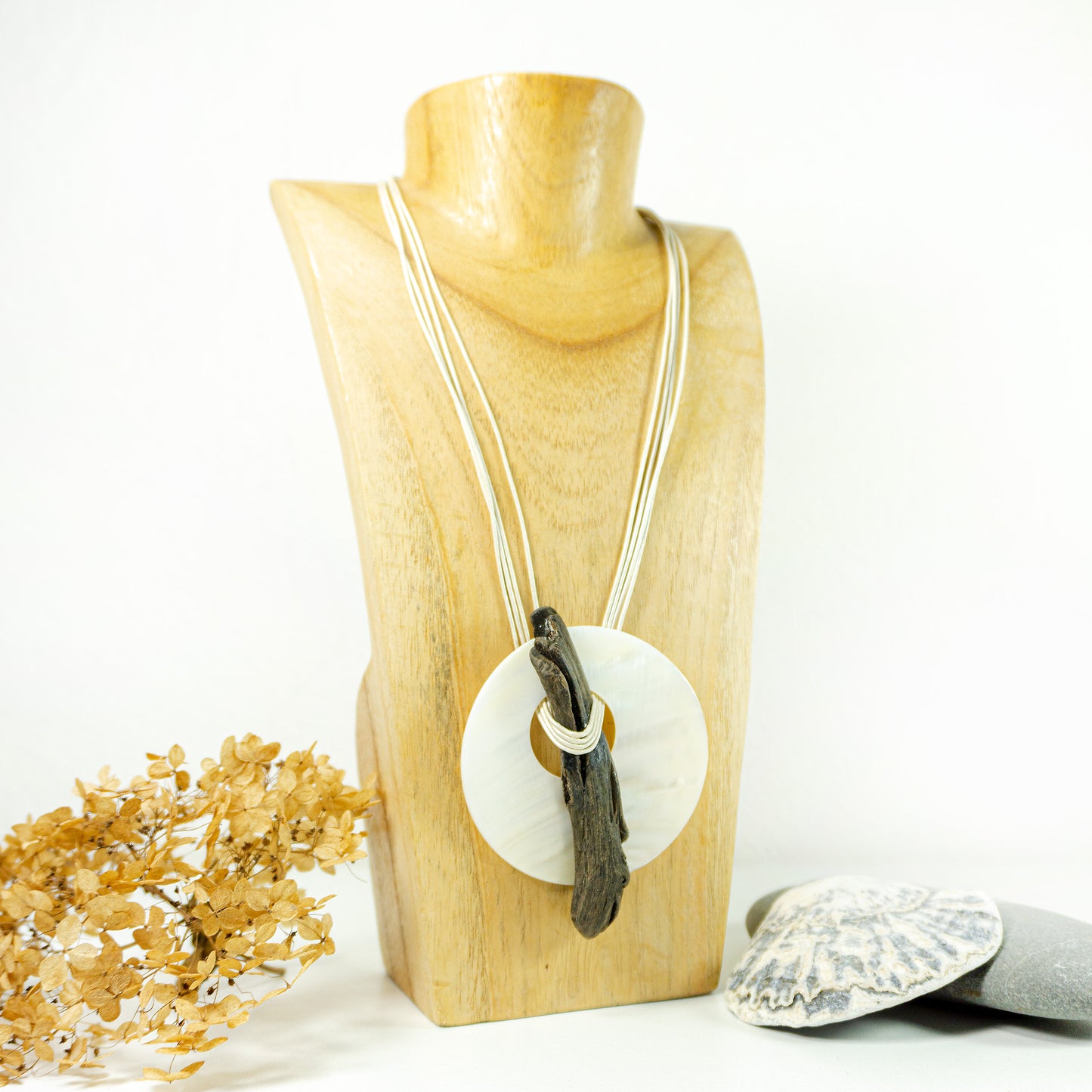 DRIFTWOOD Mother-of-pearl leather NECKLACE 'Helgoland', unique handmade jewelry