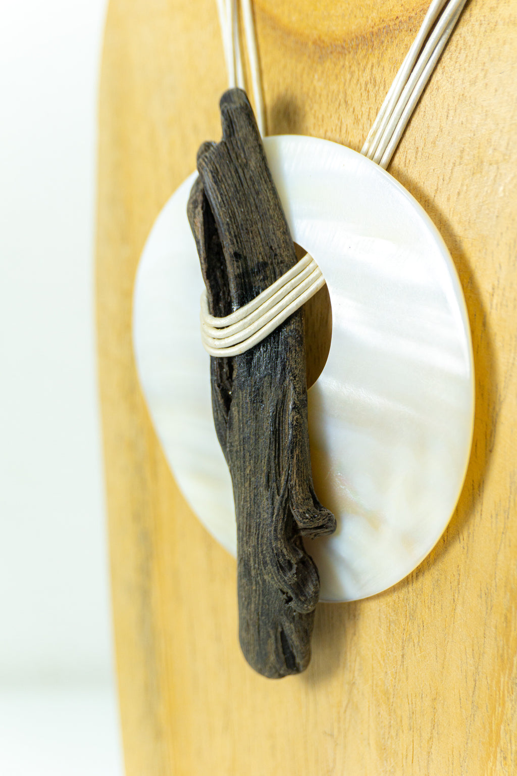 DRIFTWOOD Mother-of-pearl leather NECKLACE 'Helgoland', unique handmade jewelry