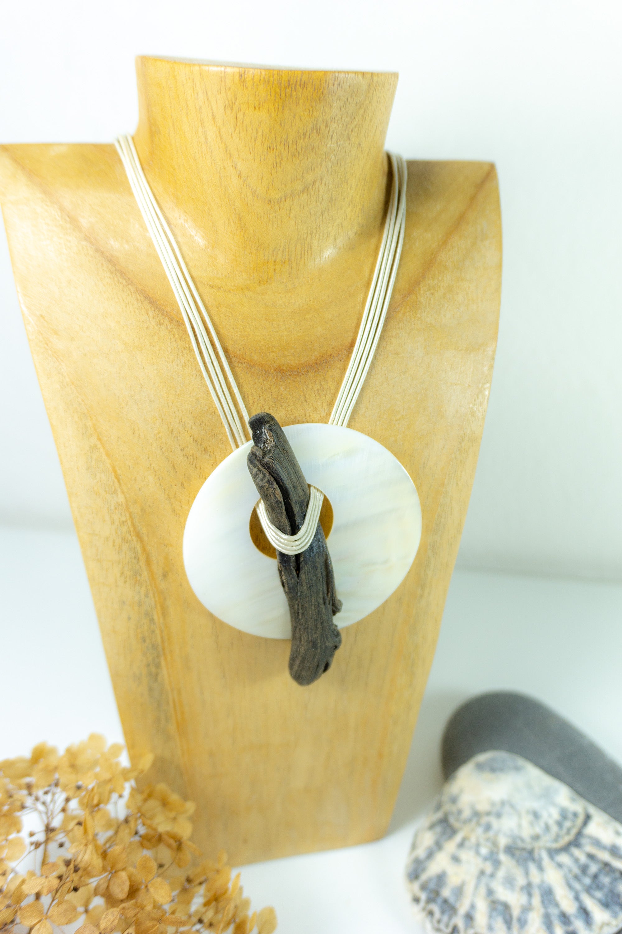 DRIFTWOOD Mother-of-pearl leather NECKLACE 'Helgoland', unique handmade jewelry