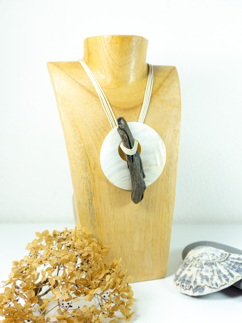 DRIFTWOOD Mother-of-pearl leather NECKLACE 'Helgoland', unique handmade jewelry