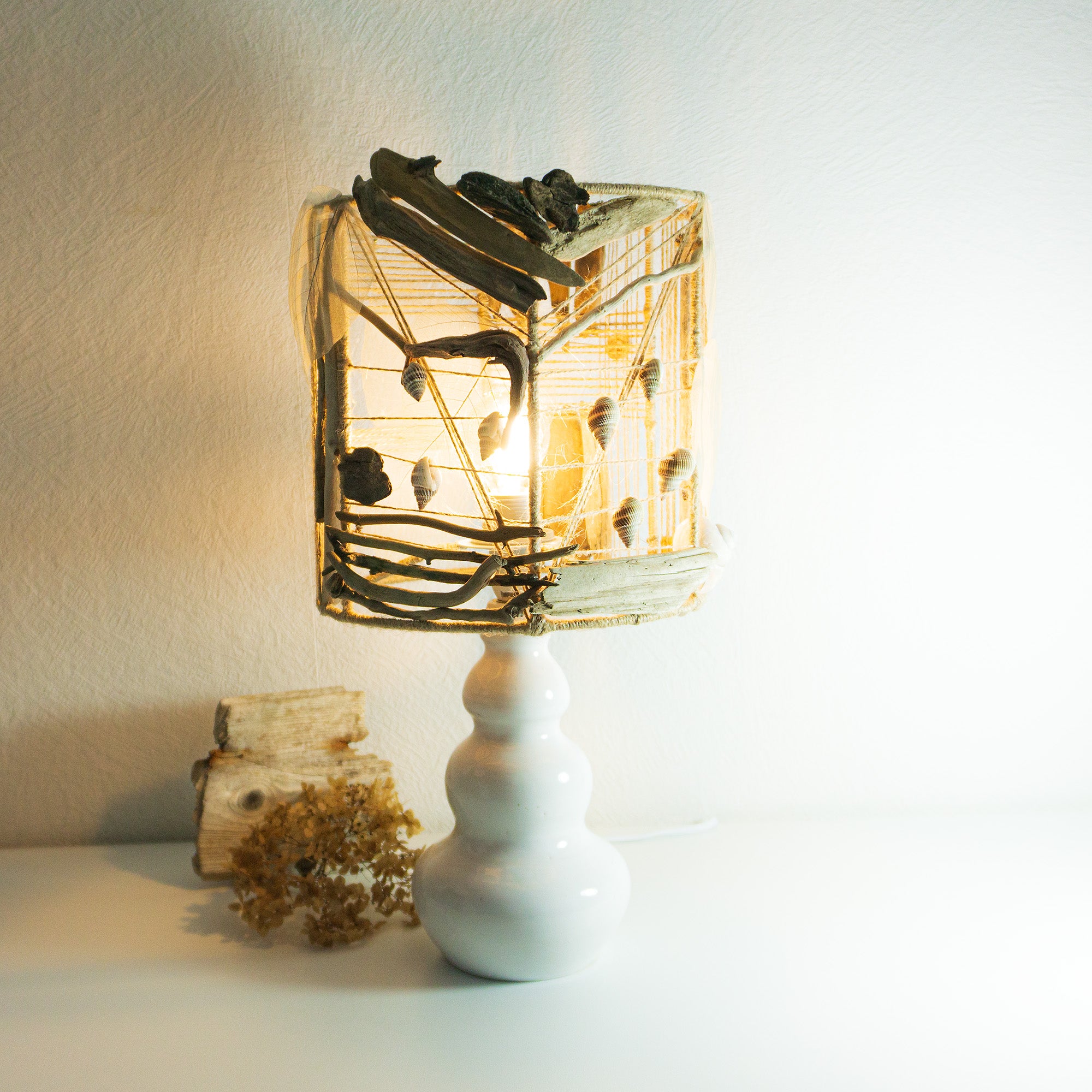 Lovely ACCENT Table LAMP 'FRYA' with white French midcentury ceramic base