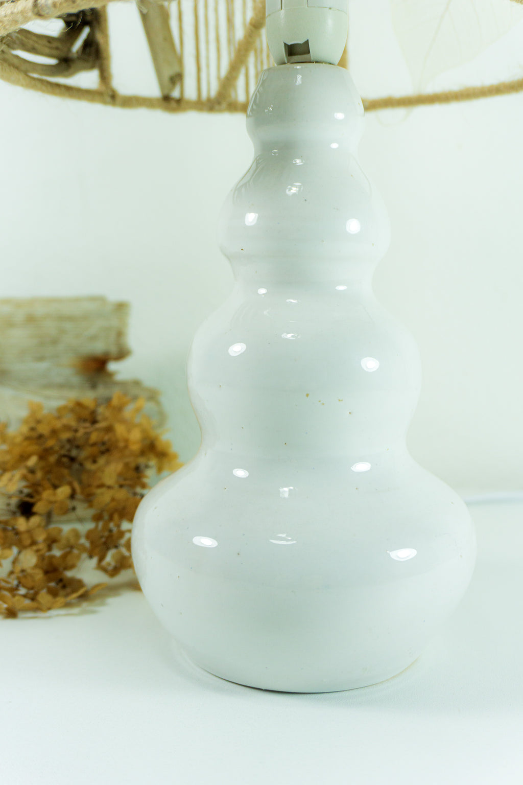 Lovely ACCENT Table LAMP 'FRYA' with white French midcentury ceramic base