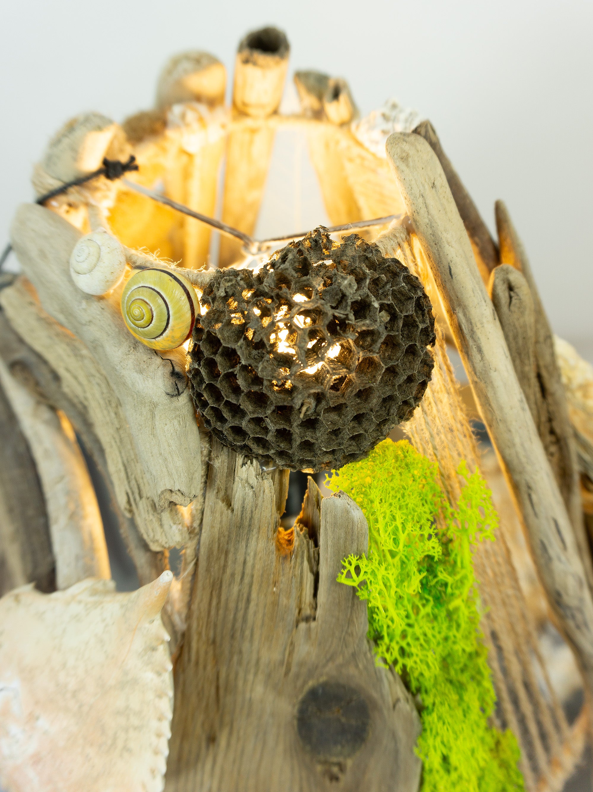 ALVA Handcrafted Driftwood Accent Lamp – White Ceramic Table Light