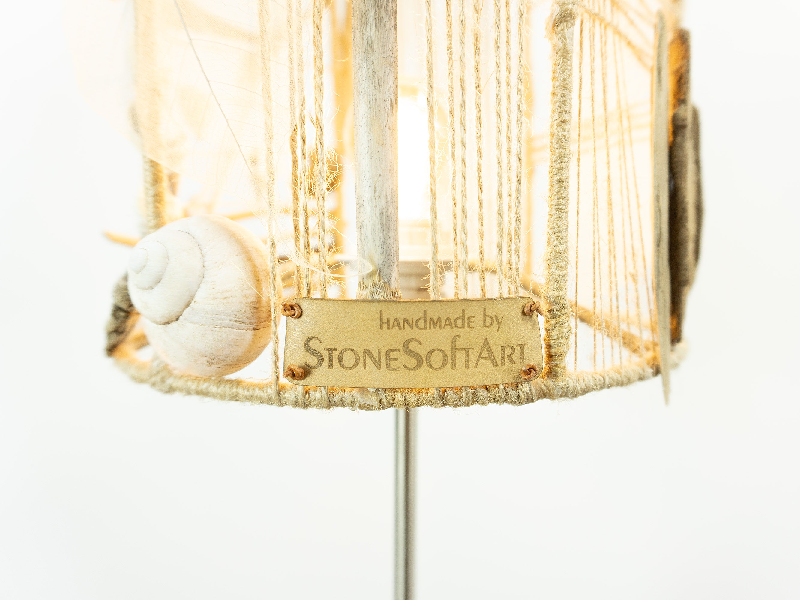 TUULI Handcrafted Table Lamp – Natural Driftwood Design with Wooden Base