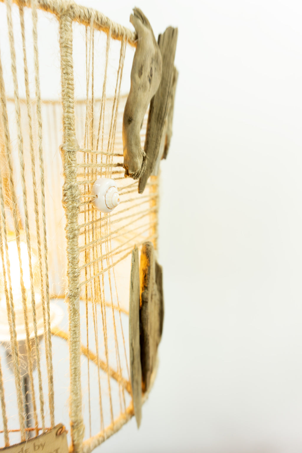 TUULI Handcrafted Table Lamp – Natural Driftwood Design with Wooden Base