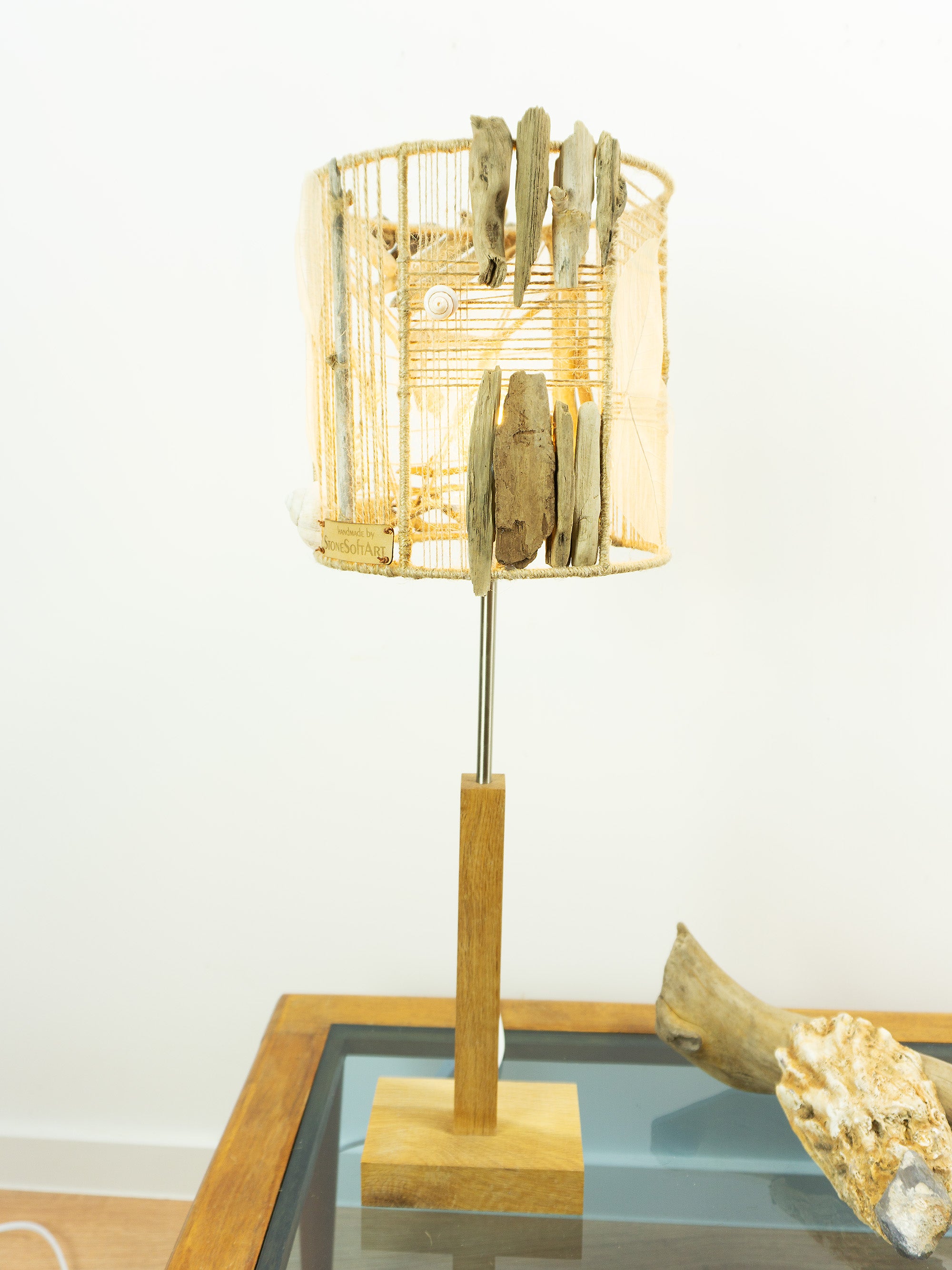 TUULI Handcrafted Table Lamp – Natural Driftwood Design with Wooden Base