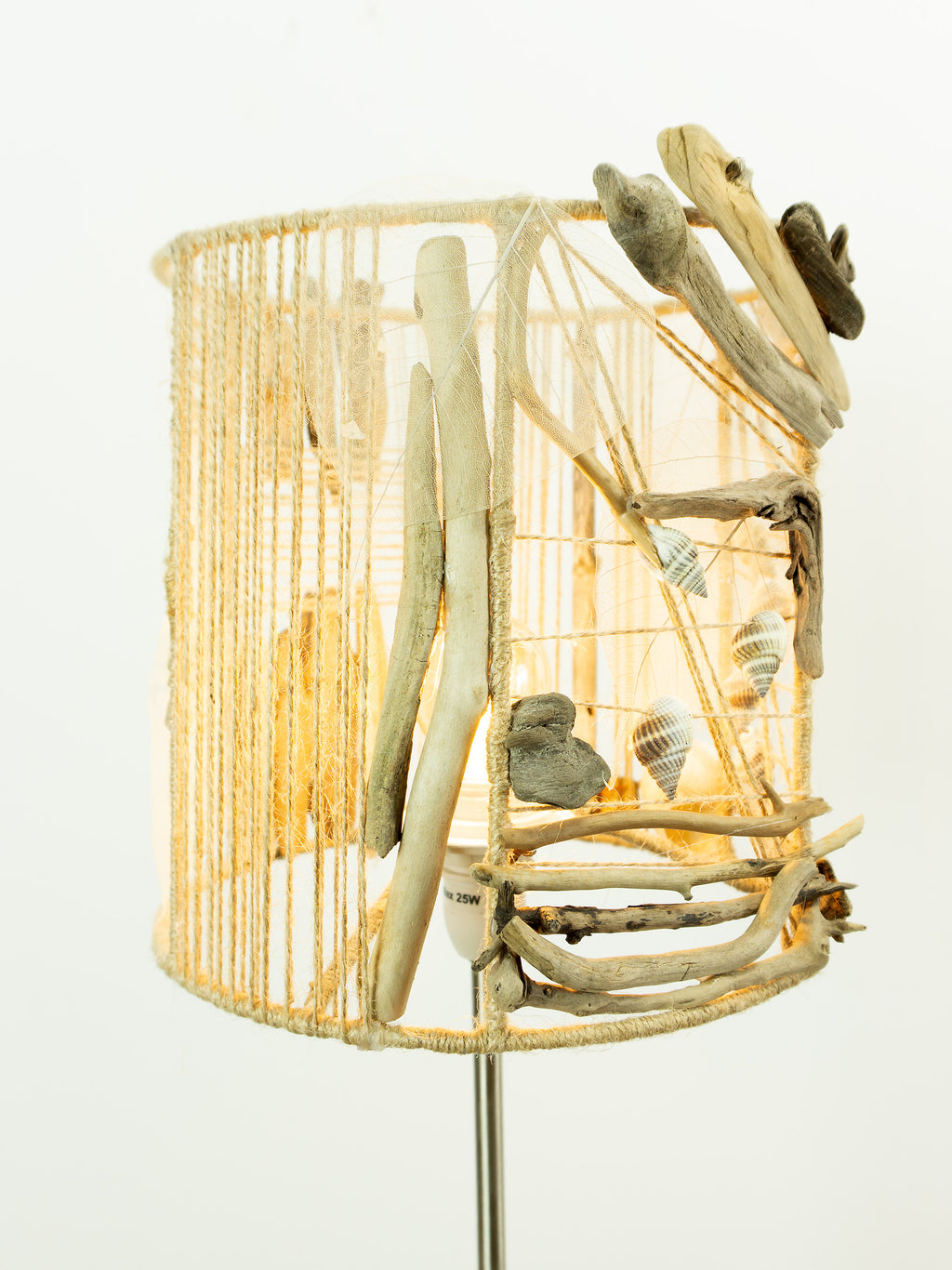 TUULI Handcrafted Table Lamp – Natural Driftwood Design with Wooden Base