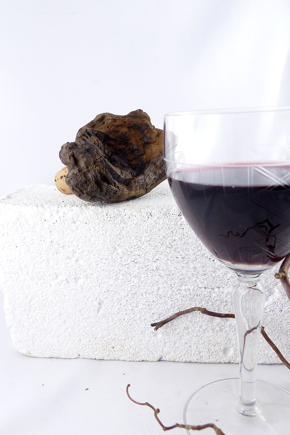 Wine BOTTLE CORK #11 with DRIFTWOOD handle, handcrafted eco friendly gift