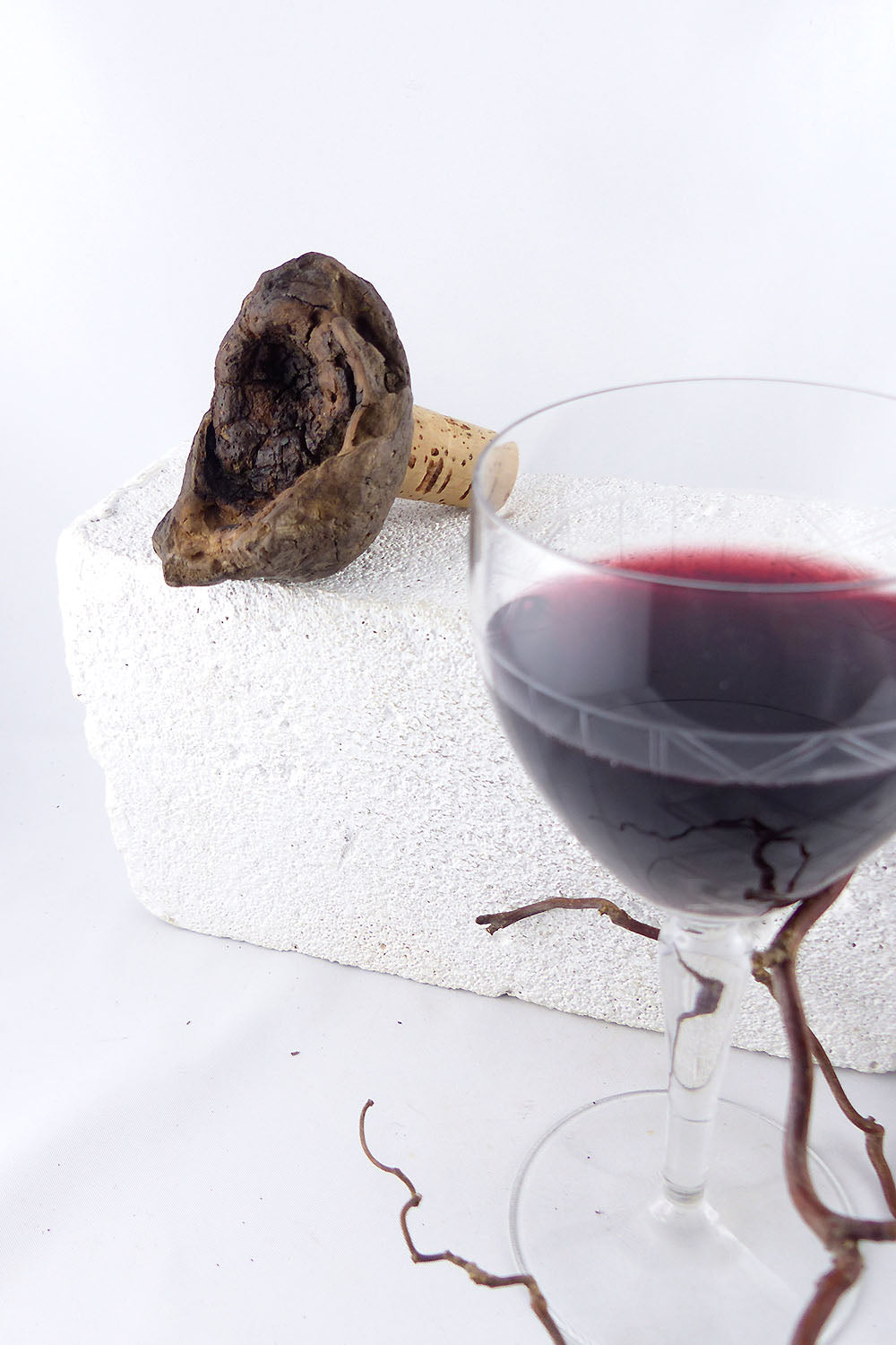 Wine BOTTLE CORK #11 with DRIFTWOOD handle, handcrafted eco friendly gift