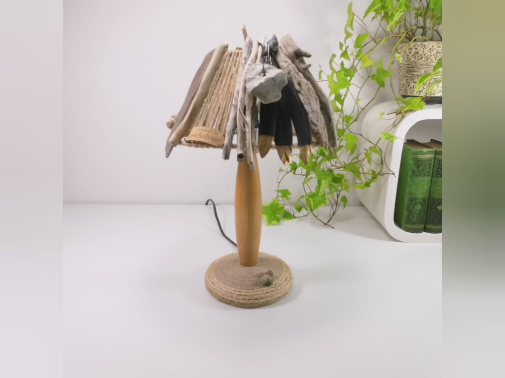 One-of-a-kind DRIFTWOOD TABLE LAMP 'Thore' wooden foot, hand-crafted rustic light